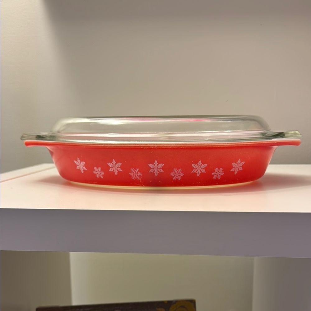 JAJ Pyrex Red / Coral Snowflake Divided Dish w/ Lid